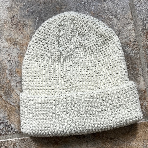 FP Movement Let’s Race Fleece Lined Recycled Yarn Beanie NWOT - Picture 8 of 12